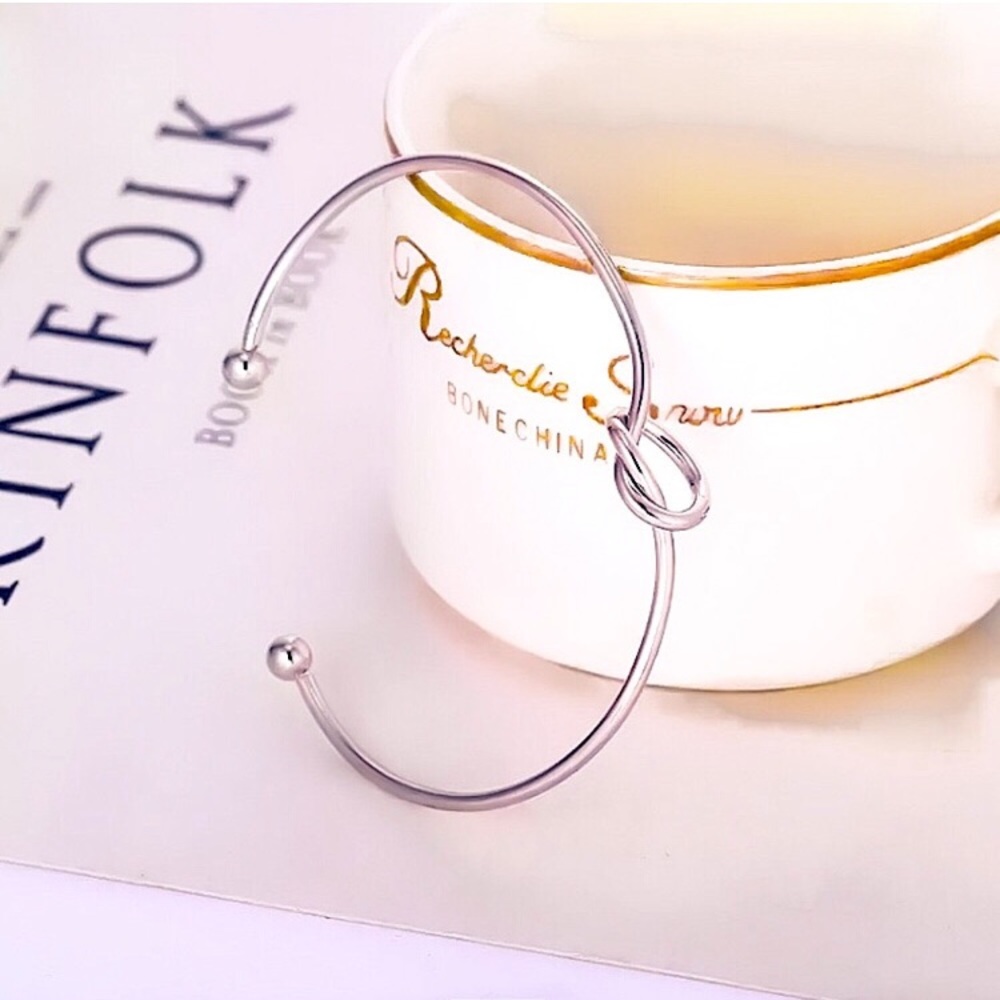 ⚜️[𝟯𝟬%𝗢𝗙𝗙|𝗯𝘂𝗻𝗱𝗹𝗲𝘀 𝟯+]⚜️Silver Knot Stainless Steel Cuff NEW - Picture 3 of 9